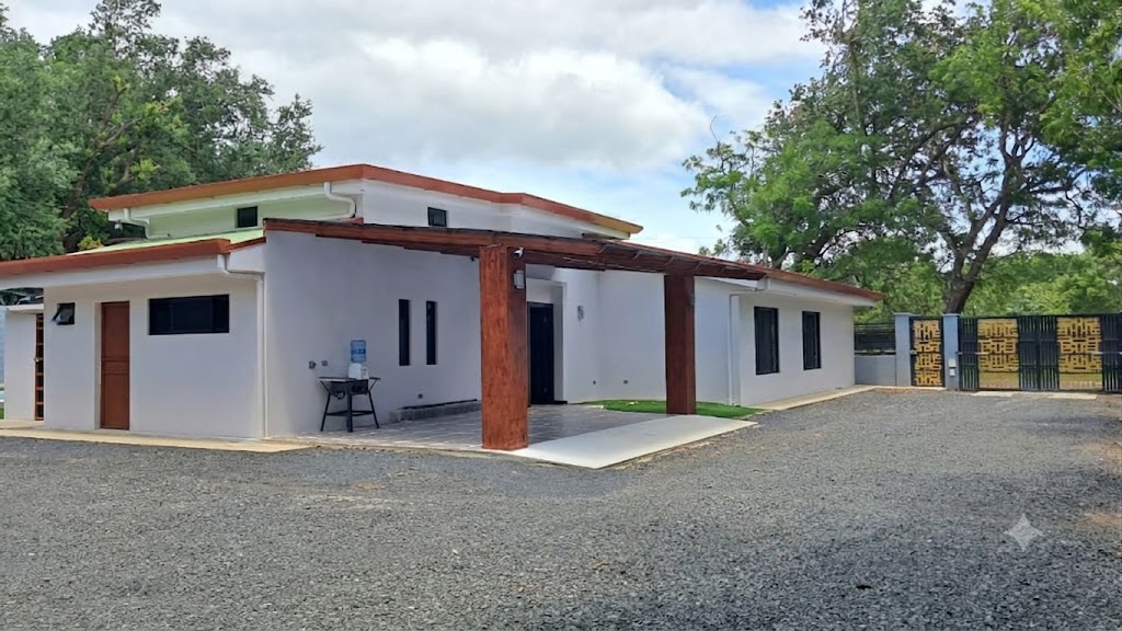Fachada de Villa Aliris